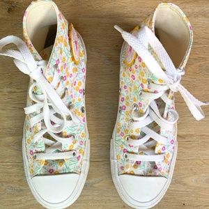GIRLS WHITE WITH FLORAL PRINT HIGH-TOP CONVERSE